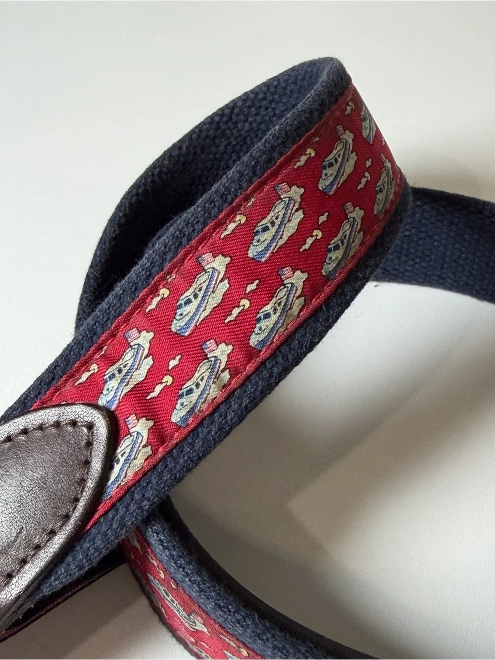 Vineyard Vines 32W Sailing Boat Red and Navy All Over Print Pattern Belt Preppy